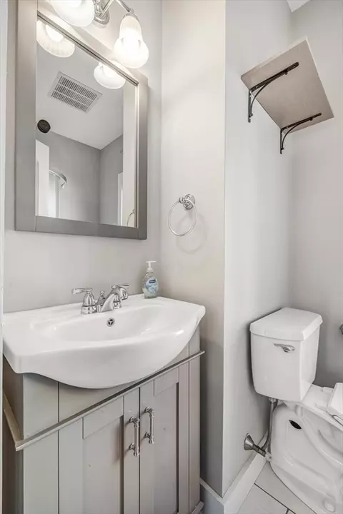 607 E 2nd St, Boston, MA 02127 photo 11
