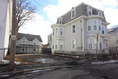 206-210 Cross St, Lowell, MA 01854