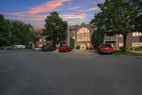 36 Steeplechase Ct #B36, Haverhill, MA 01832