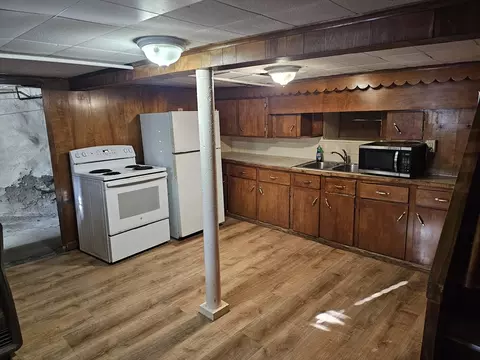 250 Laurel St, Fall River, MA 02724 photo 10