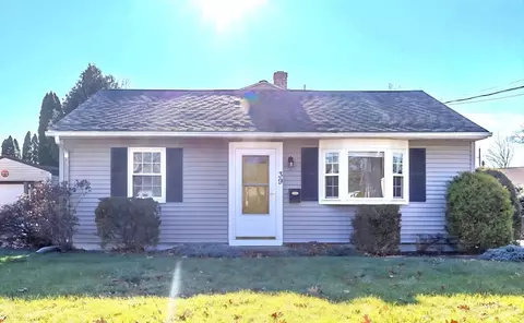 39 Mccarthy Ave, Chicopee, MA 01020
