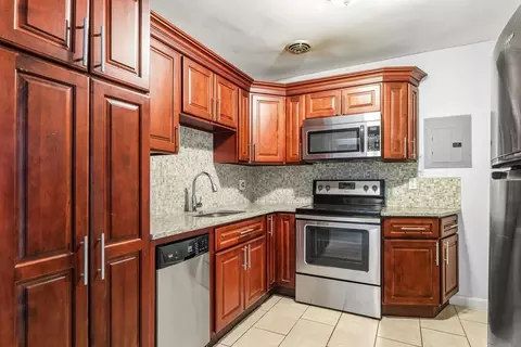 133 Warren St #3, Watertown, MA 02472
