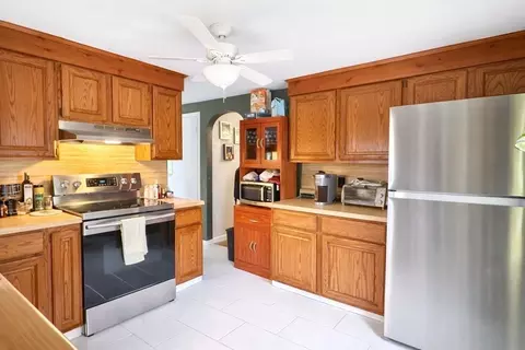 Kitchen - 83 Gilman St, Springfield, MA 01118 photo 2 of 2