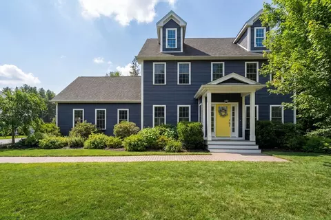 115 High St, Medfield, MA 02052