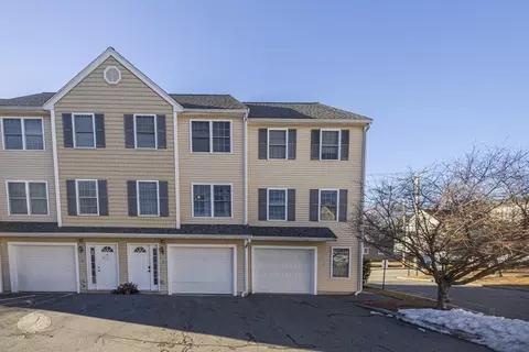 417 Hildreth St #2, Lowell, MA 01850