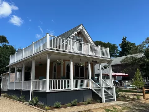 9 Brunswick, Oak Bluffs, MA 02557