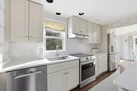 73 Shingle Mill Ln, Hanover, MA 02339 photo 4