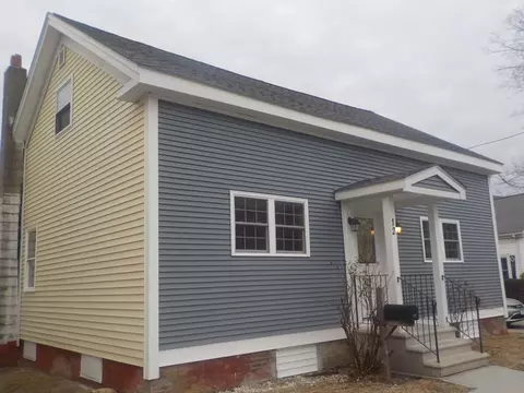 12 Market St, Blackstone, MA 01504