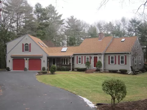 412 Elm St, Kingston, MA 02364