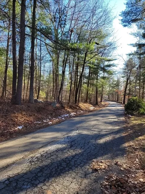 28 Devils Ln, Brimfield, MA 01010 photo 2