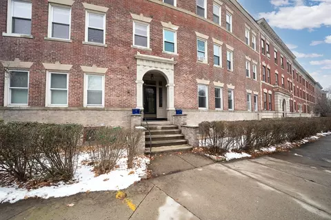 6 Parkway Rd #6, Brookline, MA 02445