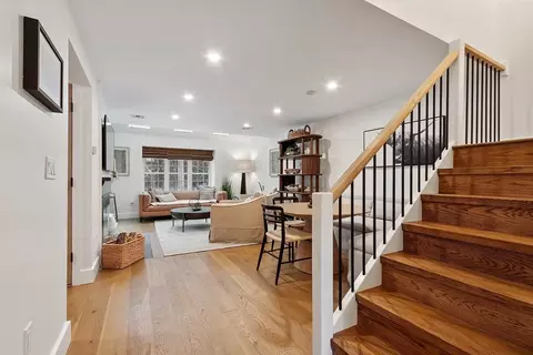 610 Ridgefield Cir #B, Clinton, MA 01510