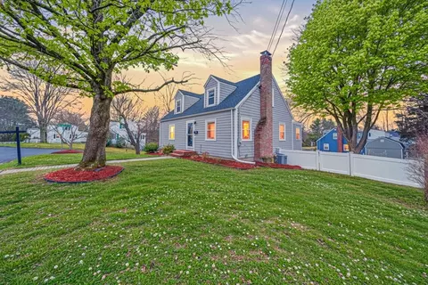 21 Birch St, Westwood, MA 02090