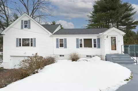 49 Pleasant St, Lunenburg, MA 01462