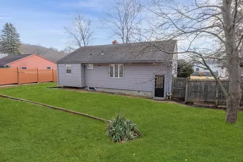6 Bartlett Rd, Danvers, MA 01923 photo 3