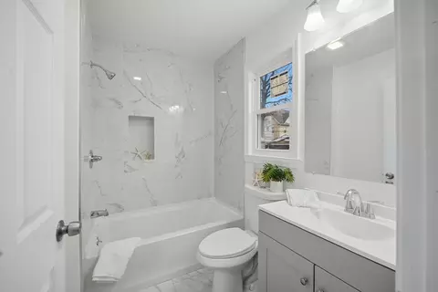11 Herman St, Springfield, MA 01108 photo 2