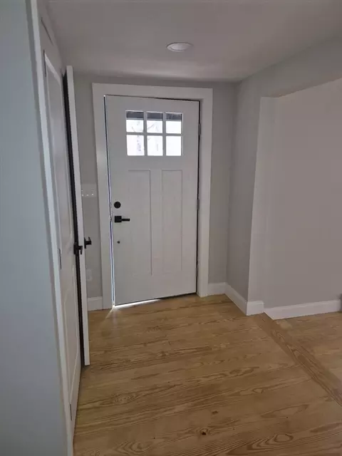 Entry Way - 182 Main Rd, Gill, MA 01354 photo 2 of 3