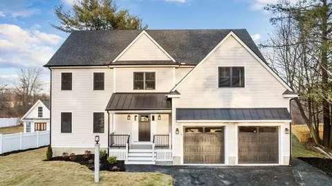 395 Vernon St, Wakefield, MA 01880