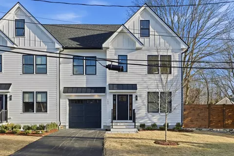 10 Webber Ave #102, Bedford, MA 01730
