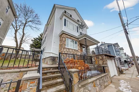 71 Smith St, Fall River, MA 02721 photo 3