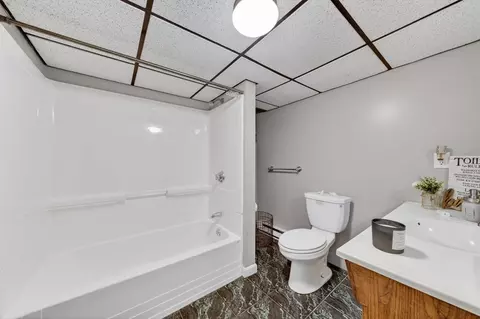 71 Smith St, Fall River, MA 02721 photo 25