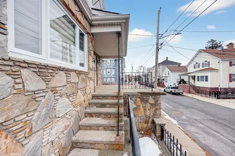 71 Smith St, Fall River, MA 02721 photo 4