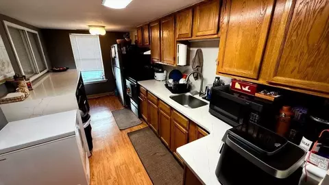98 School St, Lowell, MA 01854 photo 22