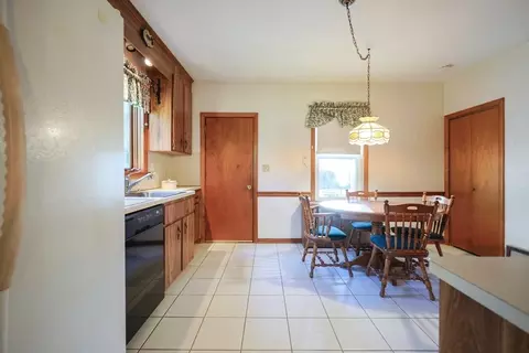 587 Common St, Walpole, MA 02081 photo 15