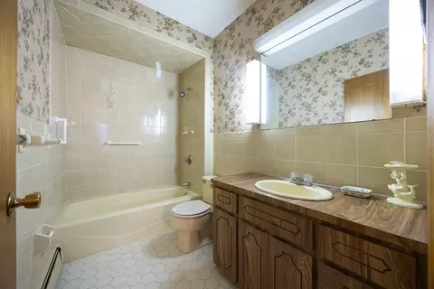 587 Common St, Walpole, MA 02081 photo 21
