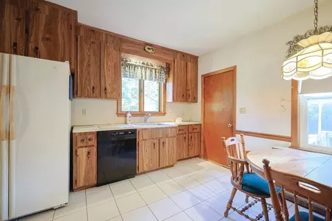 587 Common St, Walpole, MA 02081 photo 13