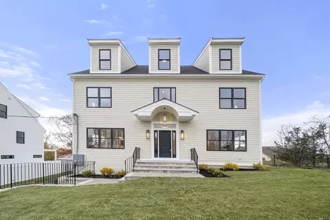 24 Mt Zion Rd, Melrose, MA 02176