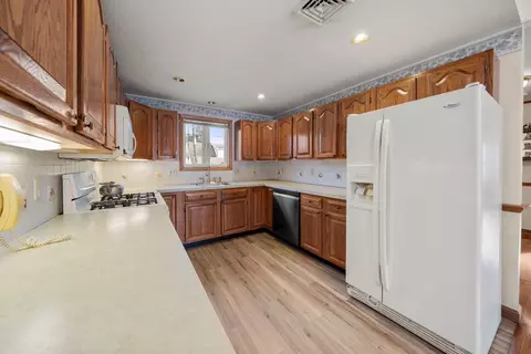 92 Choctaw, Buzzards Bay, MA 02532 photo 8