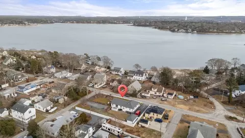 92 Choctaw, Buzzards Bay, MA 02532 photo 3