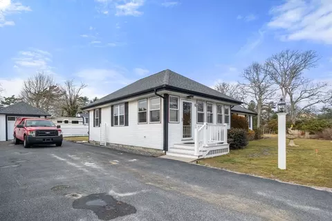 92 Choctaw, Buzzards Bay, MA 02532 photo 4