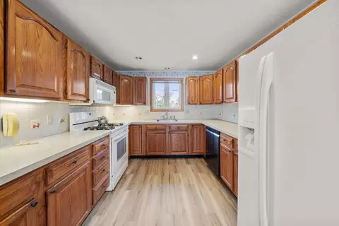 92 Choctaw, Buzzards Bay, MA 02532 photo 9