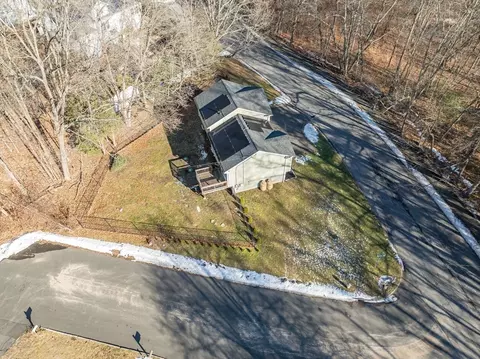 View/Area - 114 Riverton Rd, Springfield, MA 01109 photo 1 of 3
