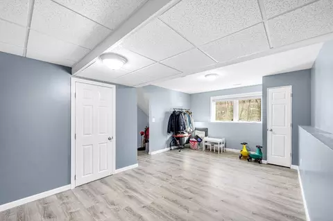 Entry Way - 114 Riverton Rd, Springfield, MA 01109 photo 4 of 5