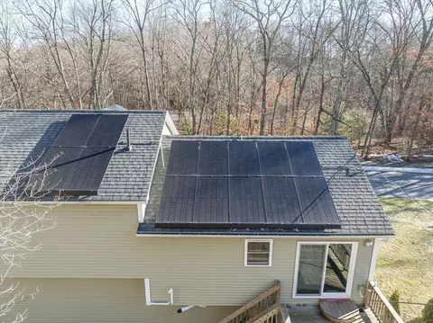 View/Area - 114 Riverton Rd, Springfield, MA 01109 photo 2 of 3