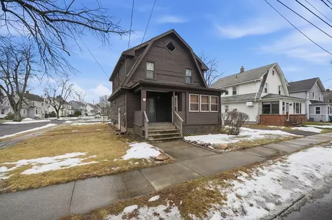 135 Newbury St, Chicopee, MA 01013