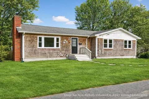 78 Bristol, Hyannis, MA 02601