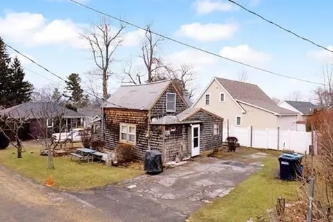 43 Trinity Ave, Sterling, MA 01564