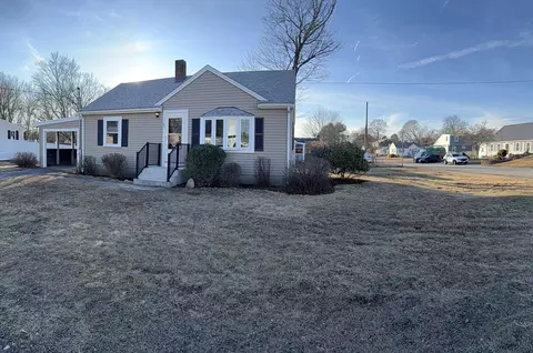 91 Rice St, Abington, MA 02351
