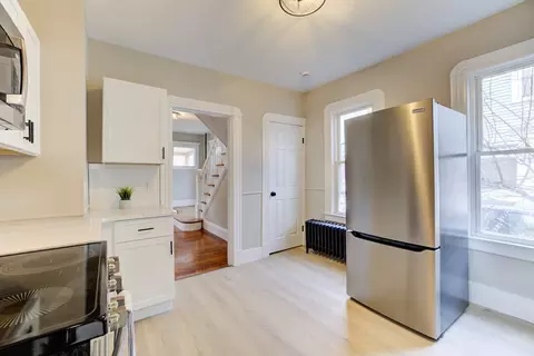 27 Ormond St, Springfield, MA 01108 photo 3