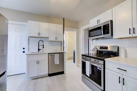 27 Ormond St, Springfield, MA 01108