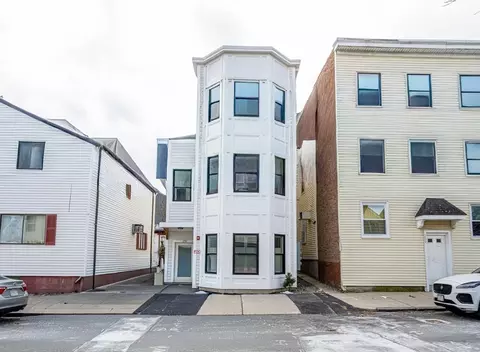 231 Everett St #1, Boston, MA 02128