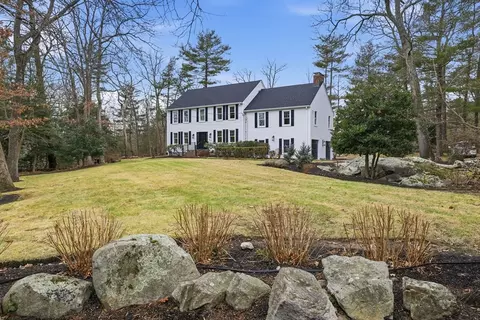 96 Forest Ave, Cohasset, MA 02025