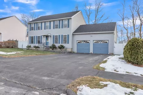 8 Modred Ct, Worcester, MA 01602