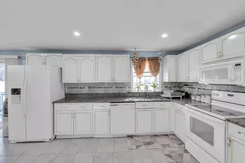 Kitchen - 8 Modred Ct, Worcester, MA 01602 photo 1 of 1