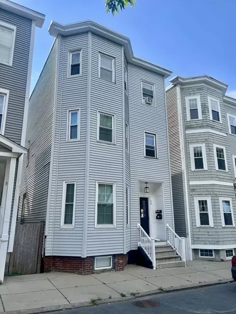 17 M St, Boston, MA 02127