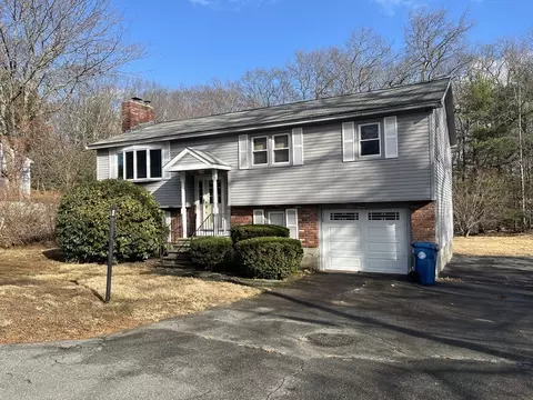 11 Town Line Rd, Burlington, MA 01803